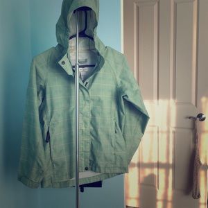 Raincoat / wind proof jacket